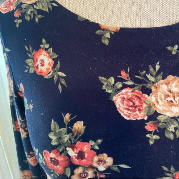 ORANGE CREEK | Tea Length Floral Navy 3/4 length sleeve Dress - Picture 4 of 4